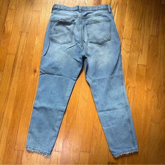 Free People We The Free High Rise Light Wash Mom Jean Waist 30 Distressed Denim - Picture 2 of 12